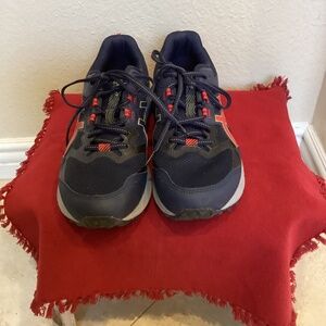 Men’s ASICS Sonoma 7 size 8.5